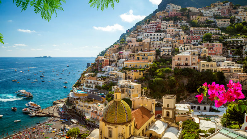 scattare foto a positano costerà fino a 2 000 euro initalia