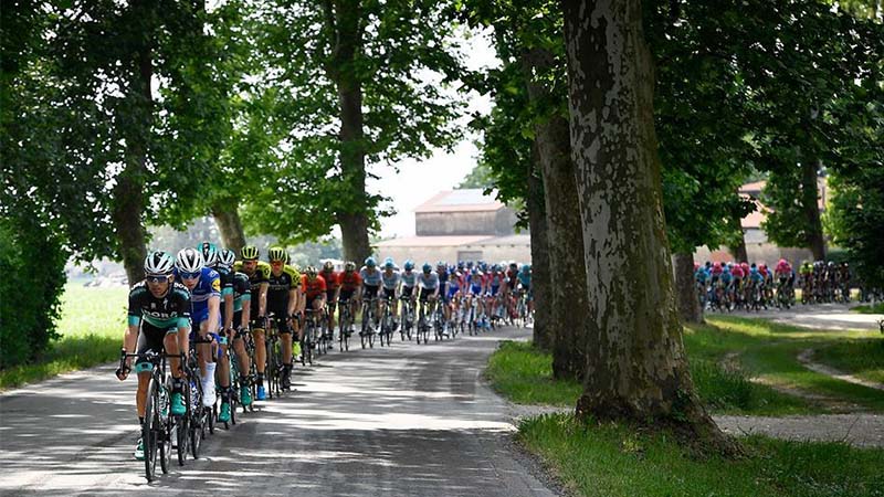 Giro d'Italia: le tappe da scoprire pedalando con la maglia rosa