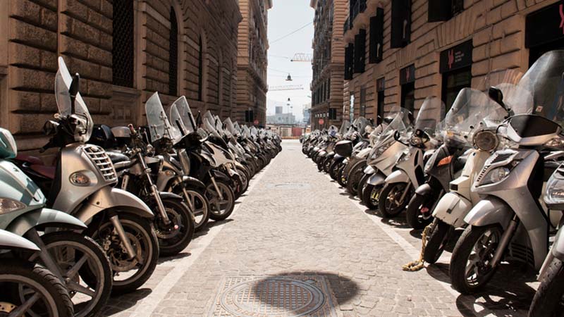 A Napoli sensori contro i parcheggiatori abusivi