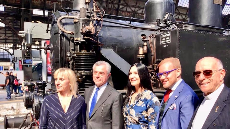 Tutti in carrozza: parte il Lario Express