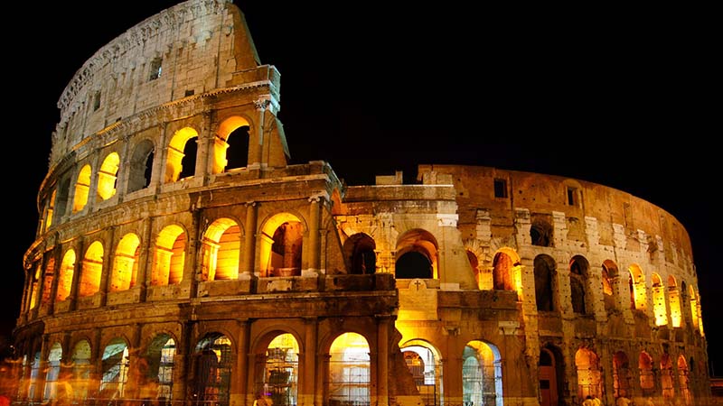 A Roma tornano le visite serali al Colosseo